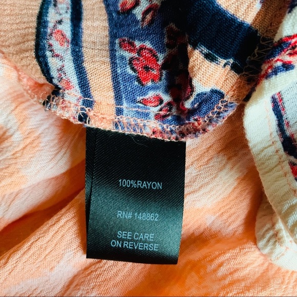 Torrid Bell Sleeve No Closure Top Size 1X - Picture 8 of 8